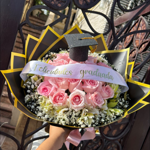 🎓 Ramo de 24 Rosas + Astromelias